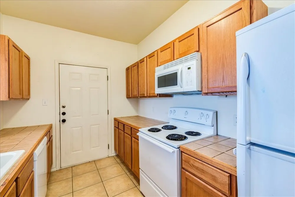 126 Sandstone Drive #F Jarrell, TX 76537
