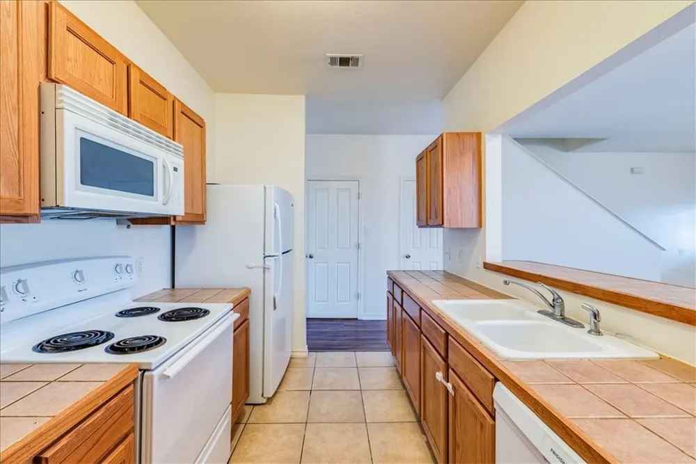 126 Sandstone Drive #F Jarrell, TX 76537