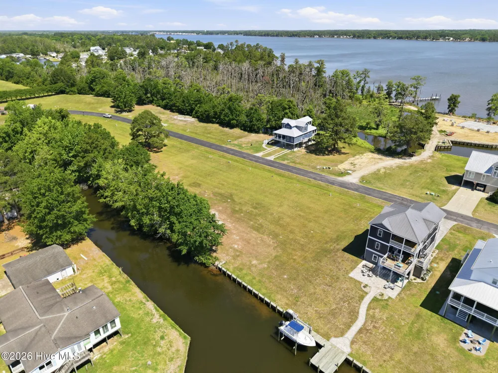106 Whichard Lane Chocowinity, NC 27817