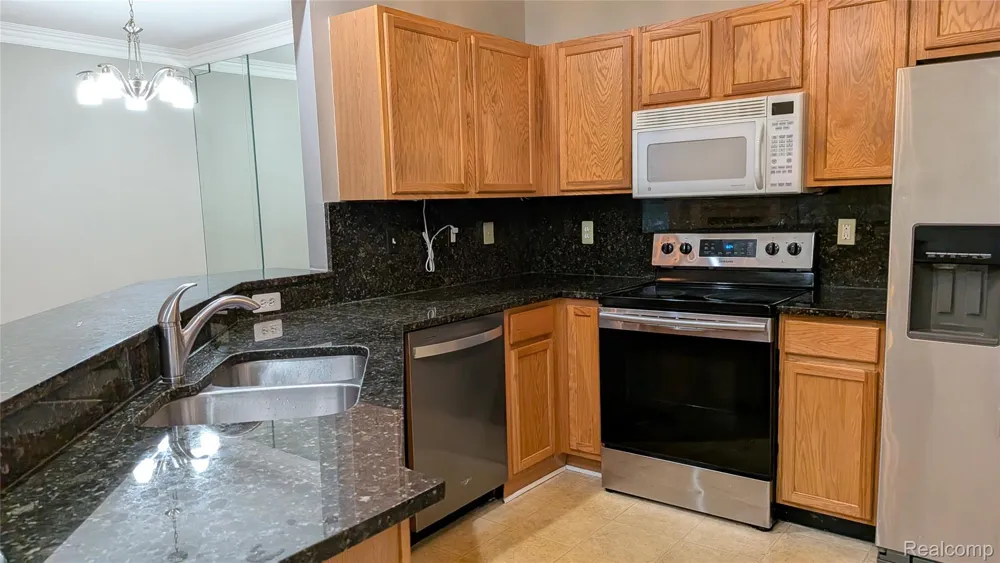15286 CORNELL DRIVE Clinton Charter Township, MI 48038