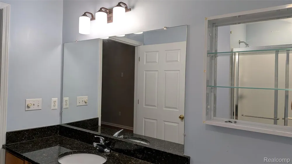 15286 CORNELL DRIVE Clinton Charter Township, MI 48038