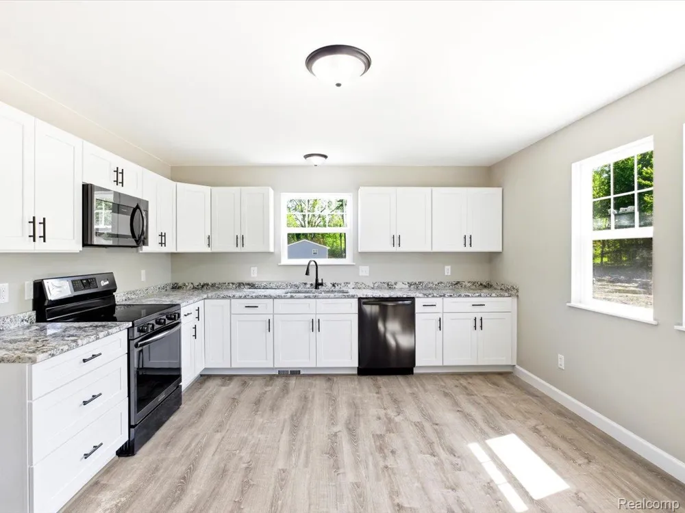 2941 Beach Road Port Huron Charter Township, MI 48060