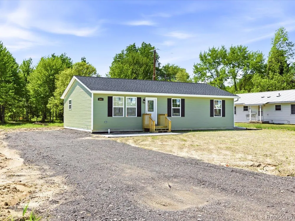 2941 Beach Road Port Huron Charter Township, MI 48060