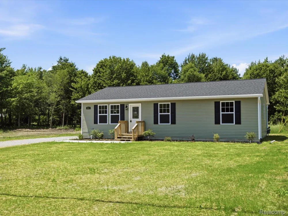 2941 Beach Road Port Huron Charter Township, MI 48060