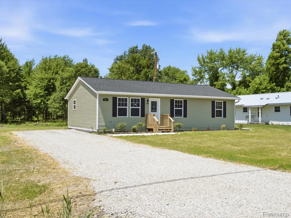 2941 Beach Road Port Huron Charter Township, MI 48060