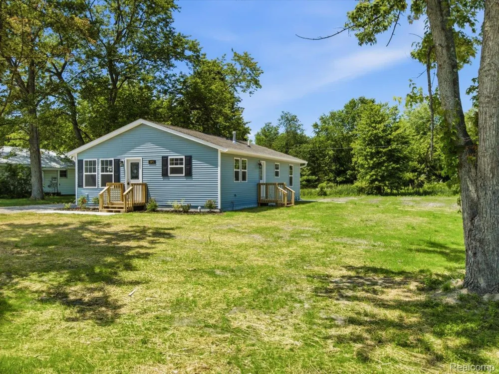 2971 Beach Road Port Huron Charter Township, MI 48060