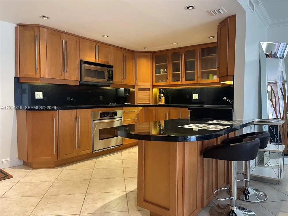 199 Ocean Lane Dr #413 Key Biscayne, FL 33149