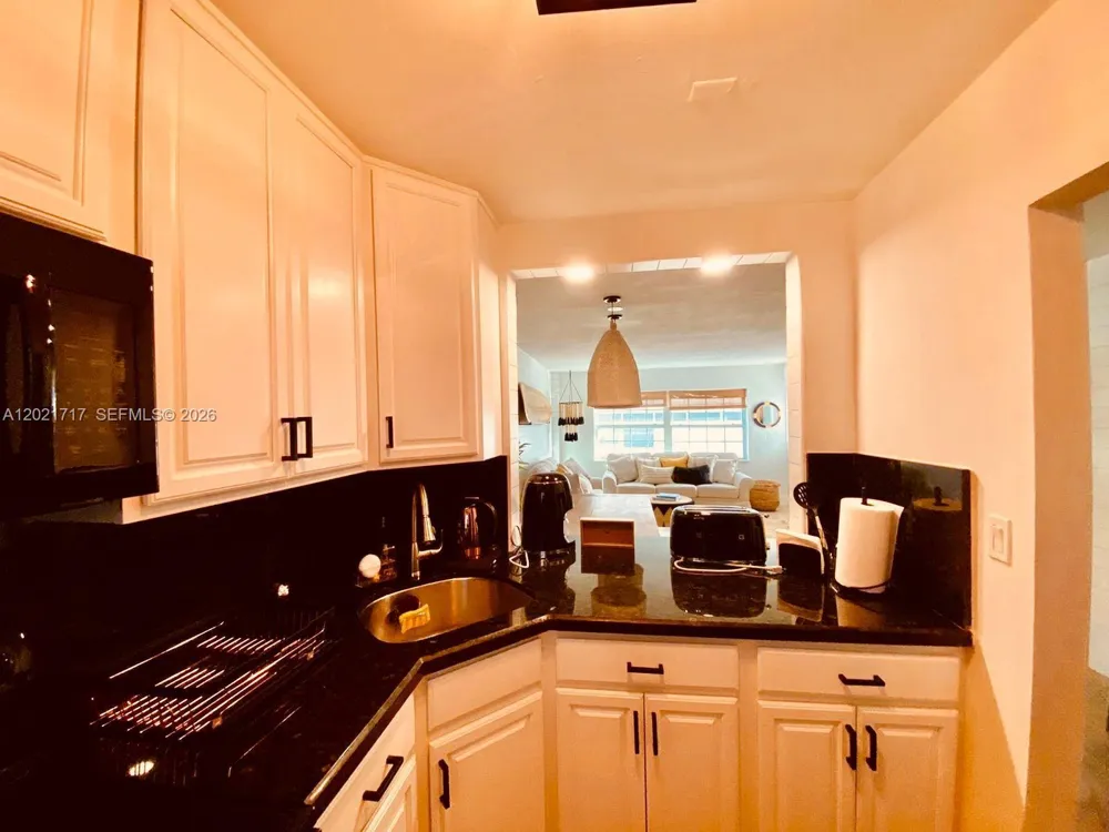 325 Ocean Dr #408 Miami Beach, FL 33139