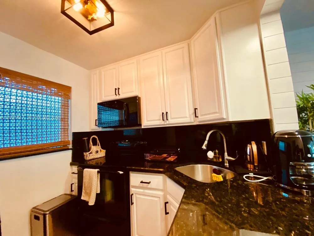 325 Ocean Dr #408 Miami Beach, FL 33139