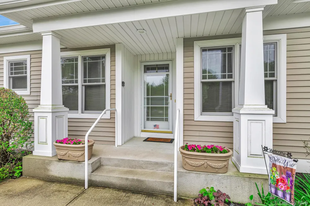 45 Oak Run Stony Brook, NY 11790