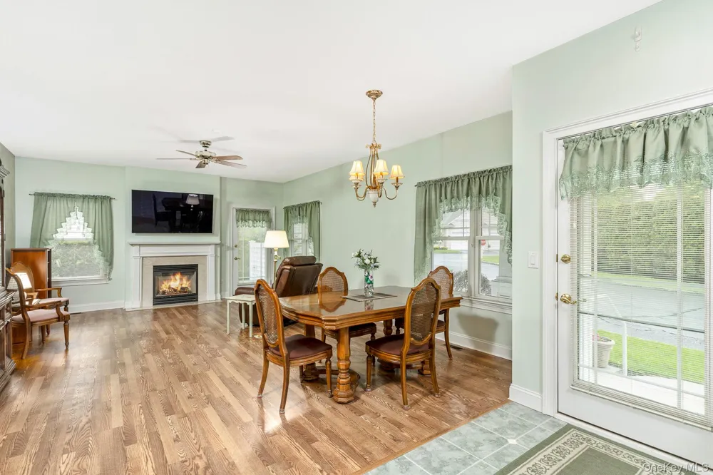 45 Oak Run Stony Brook, NY 11790