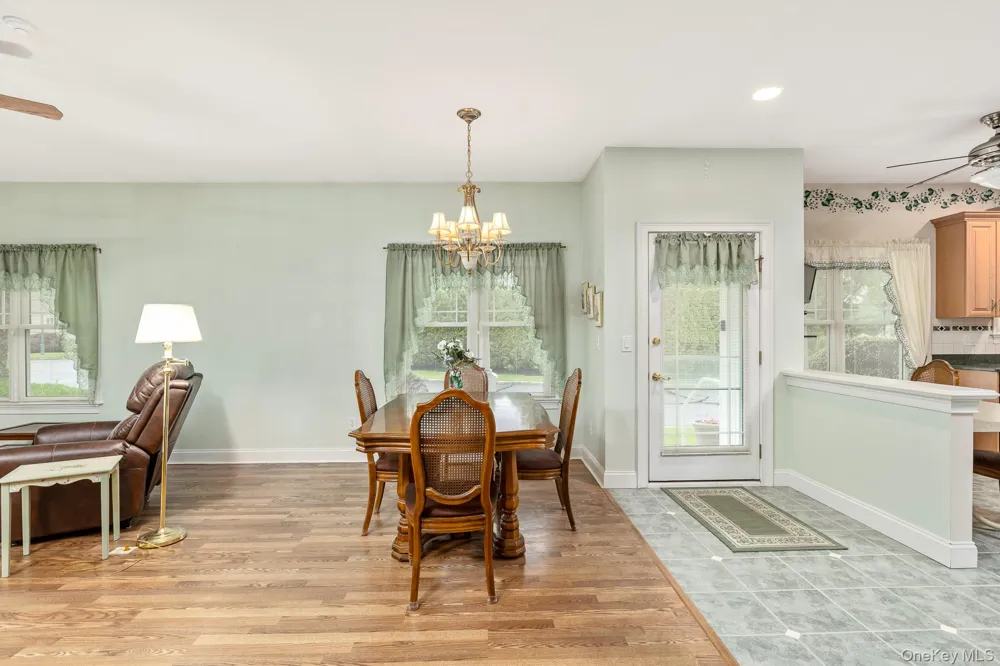 45 Oak Run Stony Brook, NY 11790