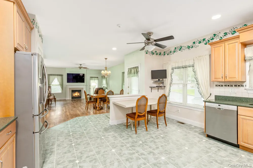 45 Oak Run Stony Brook, NY 11790