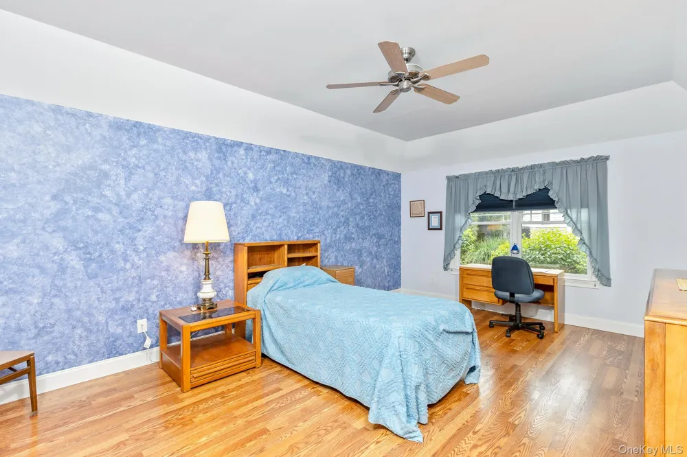 45 Oak Run Stony Brook, NY 11790