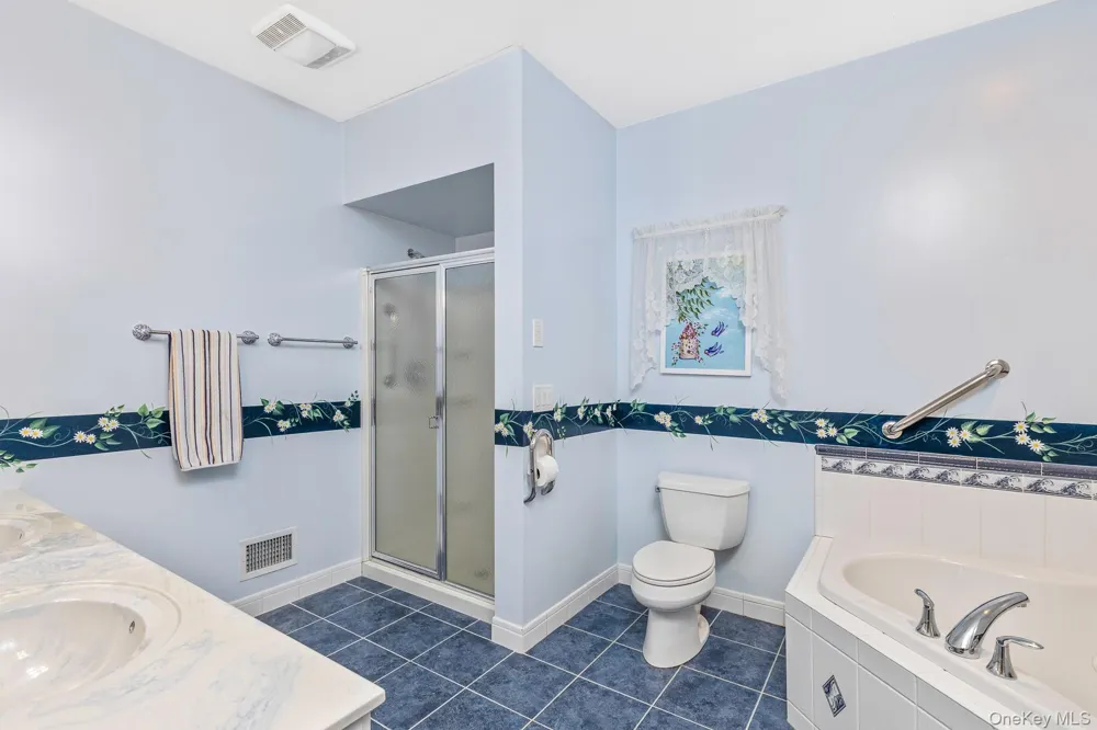 45 Oak Run Stony Brook, NY 11790
