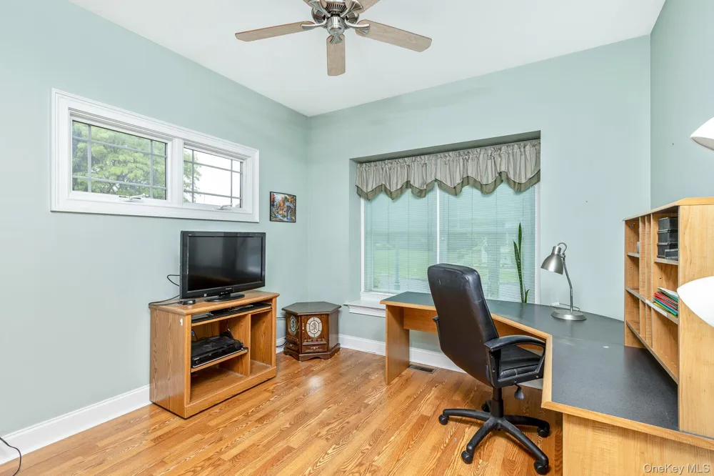 45 Oak Run Stony Brook, NY 11790
