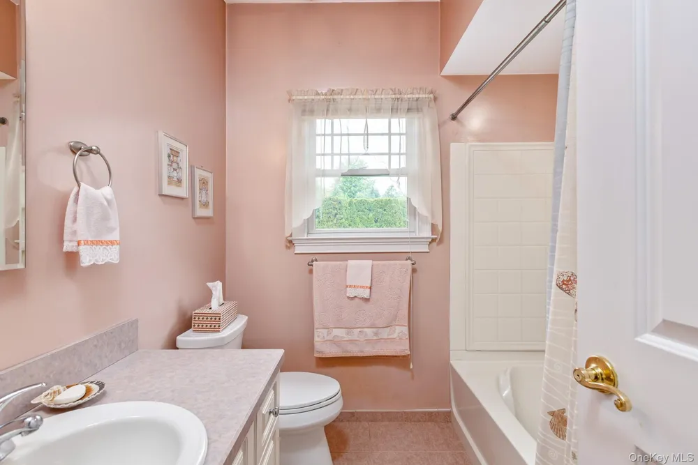 45 Oak Run Stony Brook, NY 11790