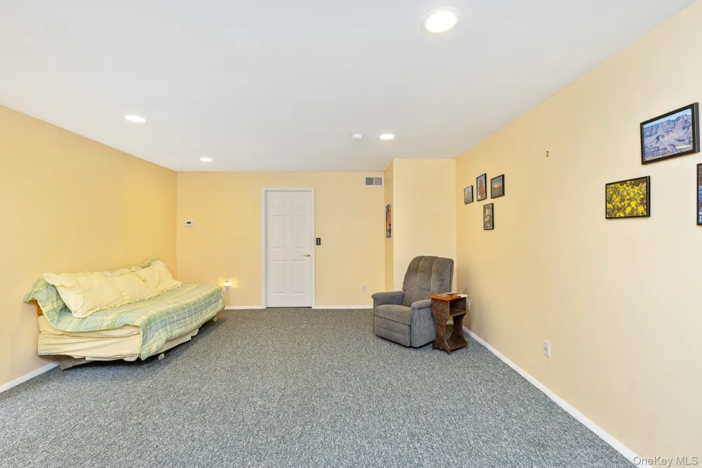 45 Oak Run Stony Brook, NY 11790