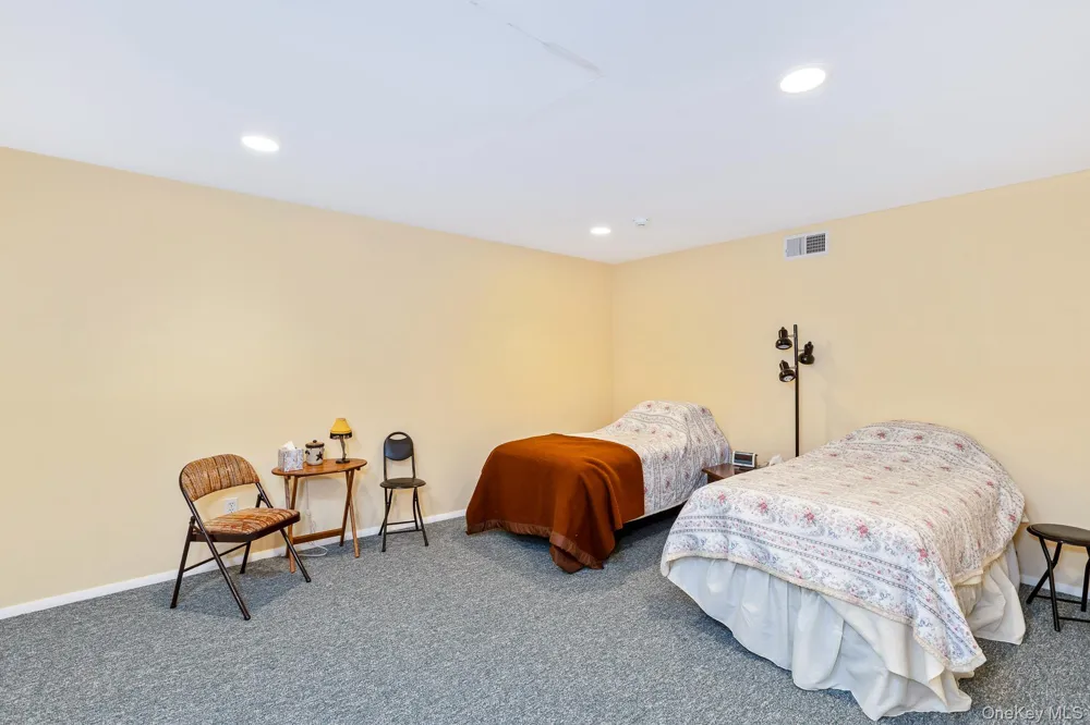 45 Oak Run Stony Brook, NY 11790