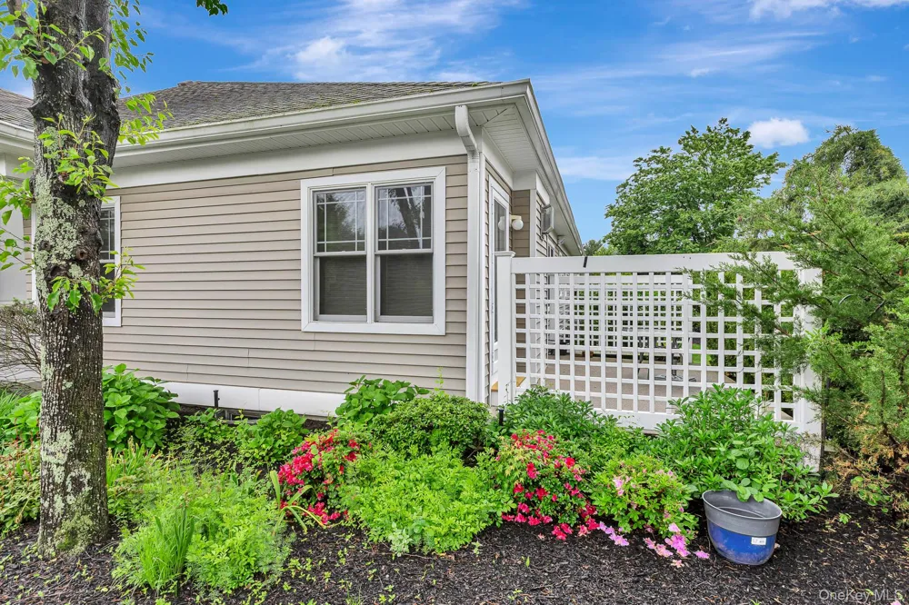 45 Oak Run Stony Brook, NY 11790