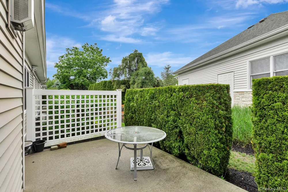 45 Oak Run Stony Brook, NY 11790