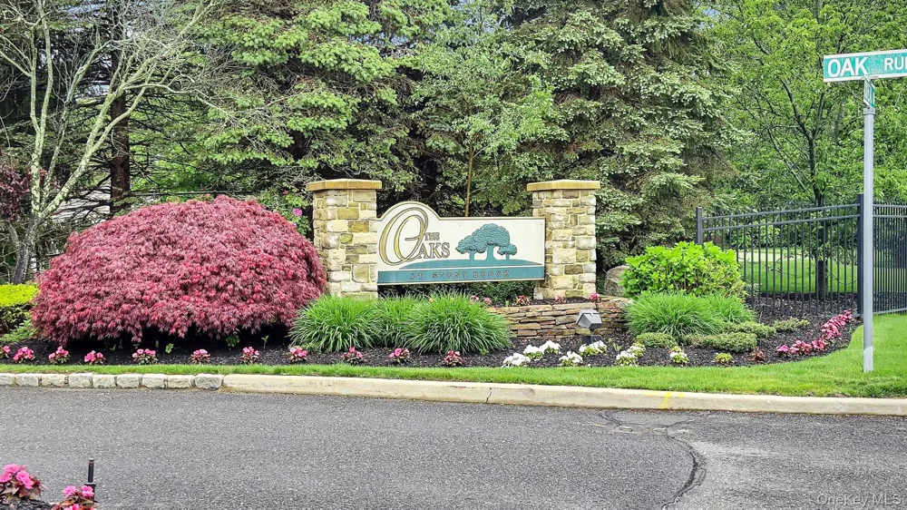 45 Oak Run Stony Brook, NY 11790