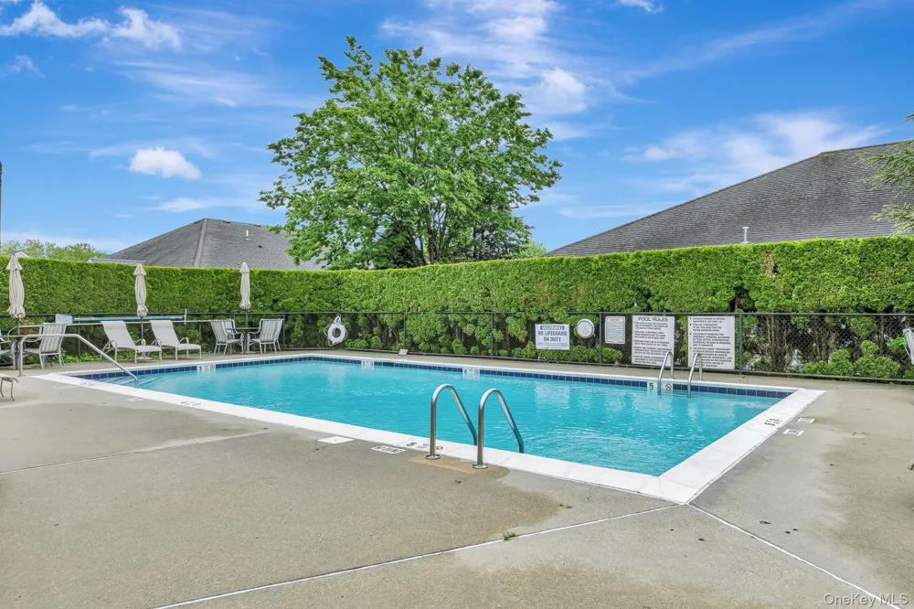 45 Oak Run Stony Brook, NY 11790