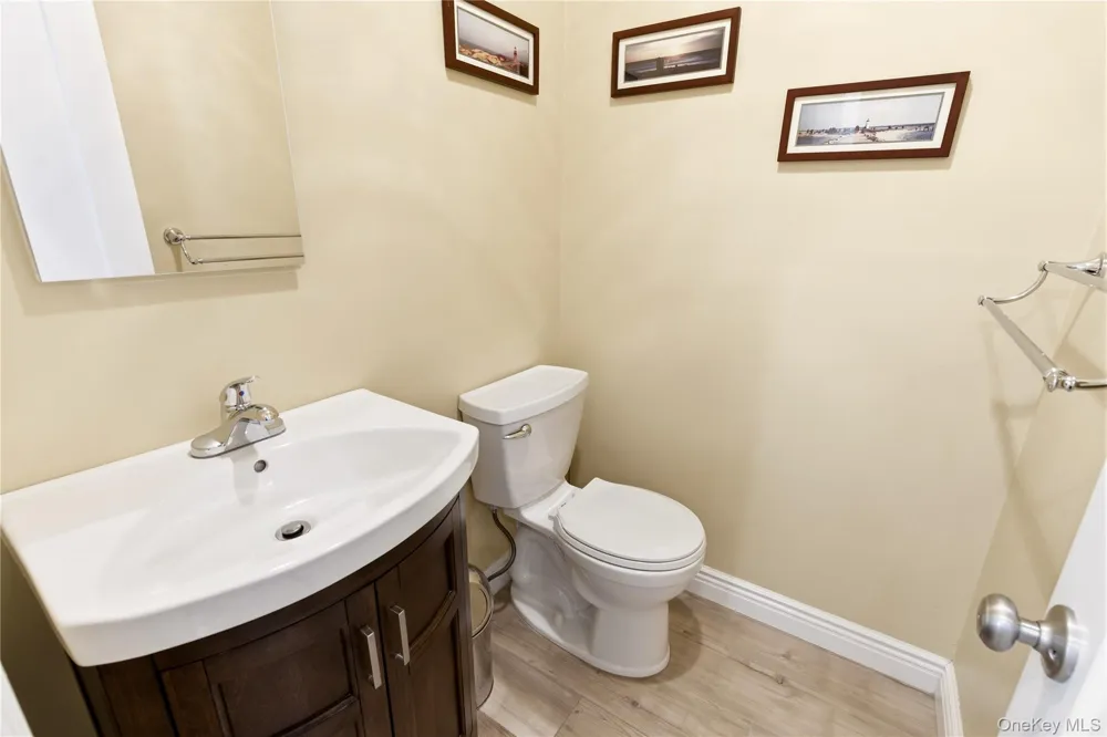44 Hidden Ridge Drive Syosset, NY 11791