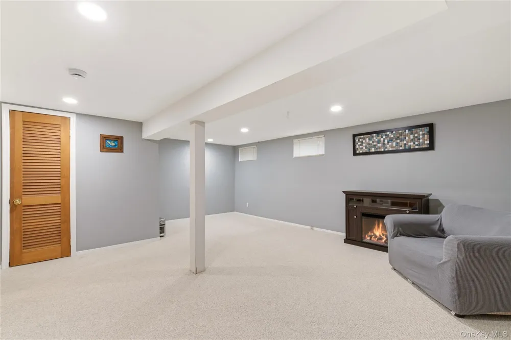 44 Hidden Ridge Drive Syosset, NY 11791