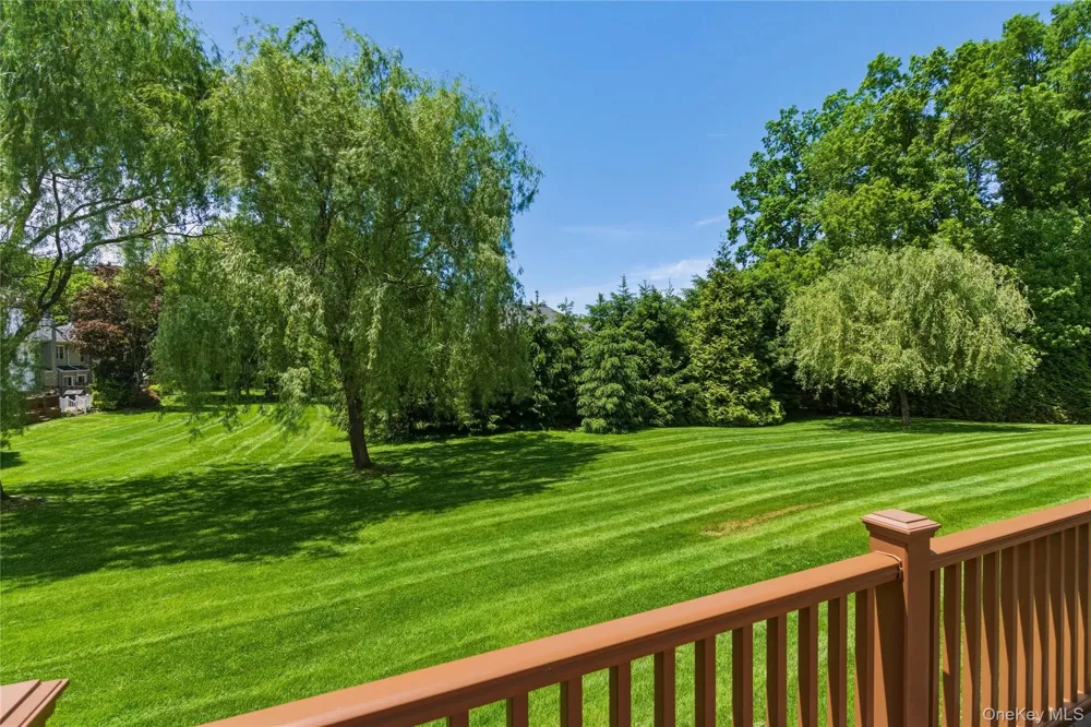 44 Hidden Ridge Drive Syosset, NY 11791