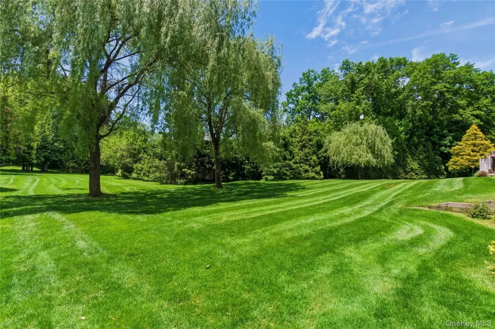 44 Hidden Ridge Drive Syosset, NY 11791