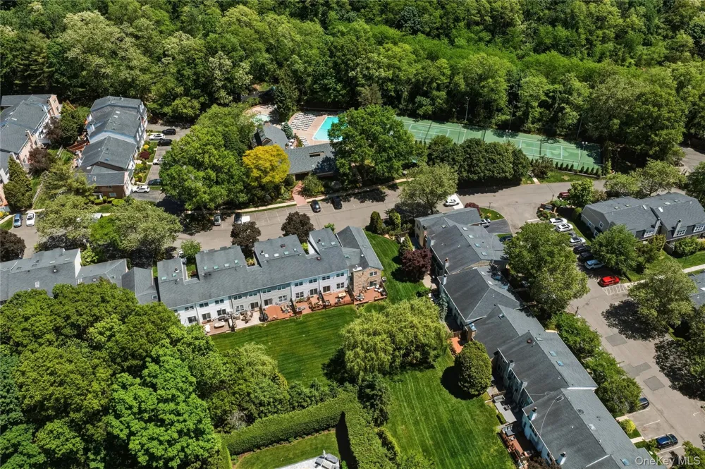 44 Hidden Ridge Drive Syosset, NY 11791