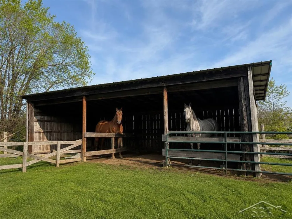 4997 S M-18 Highway Tobacco Township, MI 48612