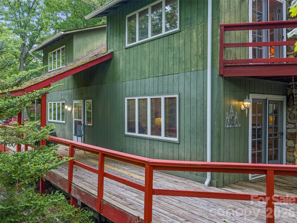 820 Wild Rose Lane Burnsville, NC 28714