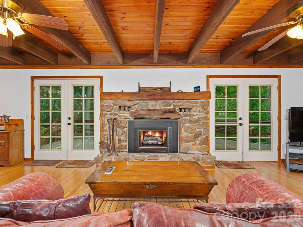 820 Wild Rose Lane Burnsville, NC 28714