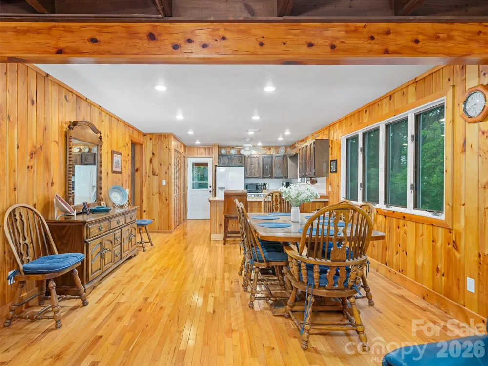 820 Wild Rose Lane Burnsville, NC 28714