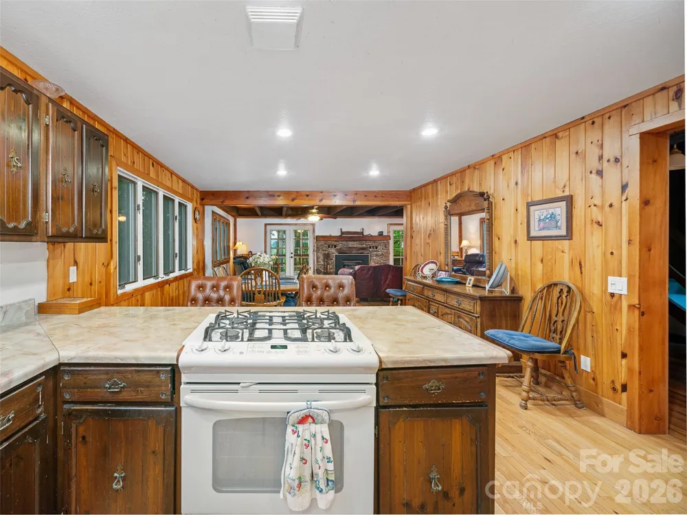 820 Wild Rose Lane Burnsville, NC 28714