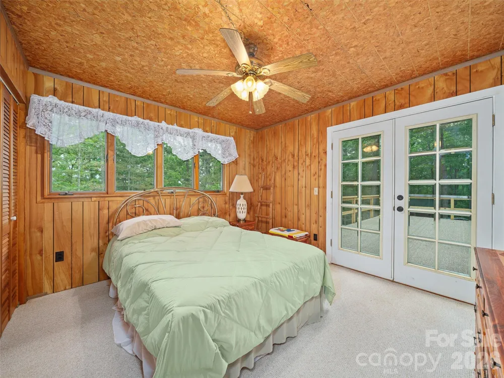 820 Wild Rose Lane Burnsville, NC 28714