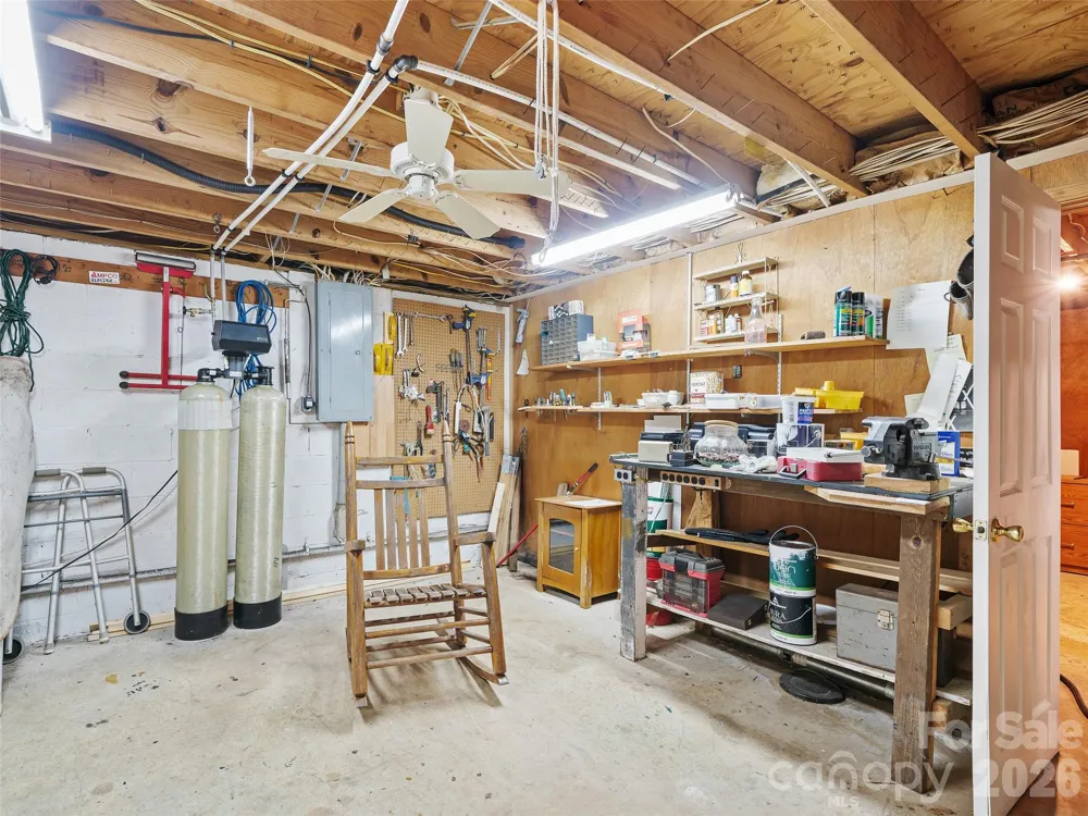 820 Wild Rose Lane Burnsville, NC 28714