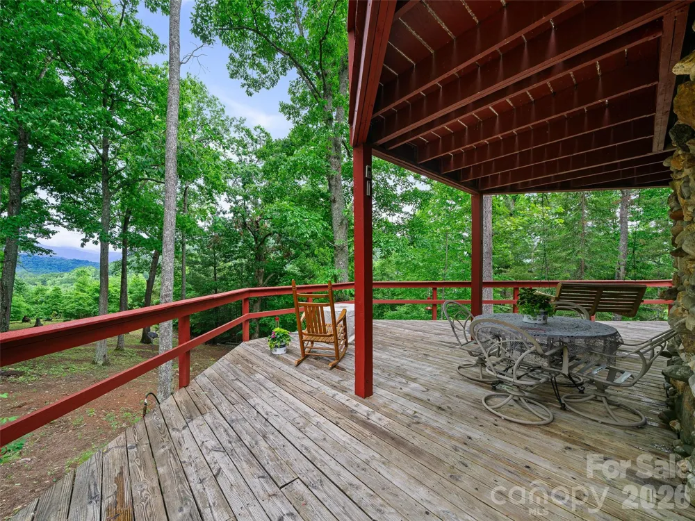 820 Wild Rose Lane Burnsville, NC 28714