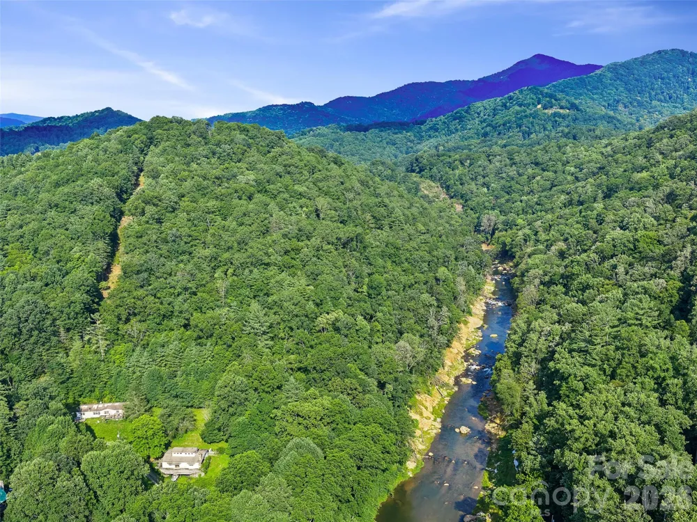 820 Wild Rose Lane Burnsville, NC 28714