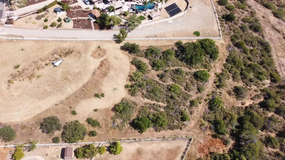 15530 SLEEPY CREEK RD El Cajon, CA 92021
