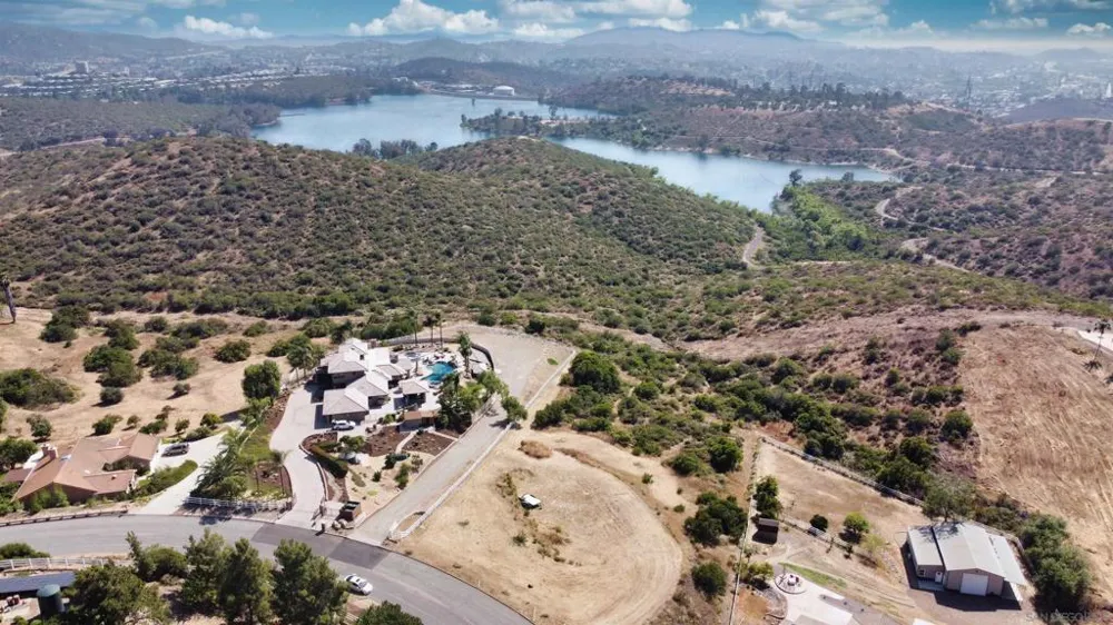 15530 SLEEPY CREEK RD El Cajon, CA 92021