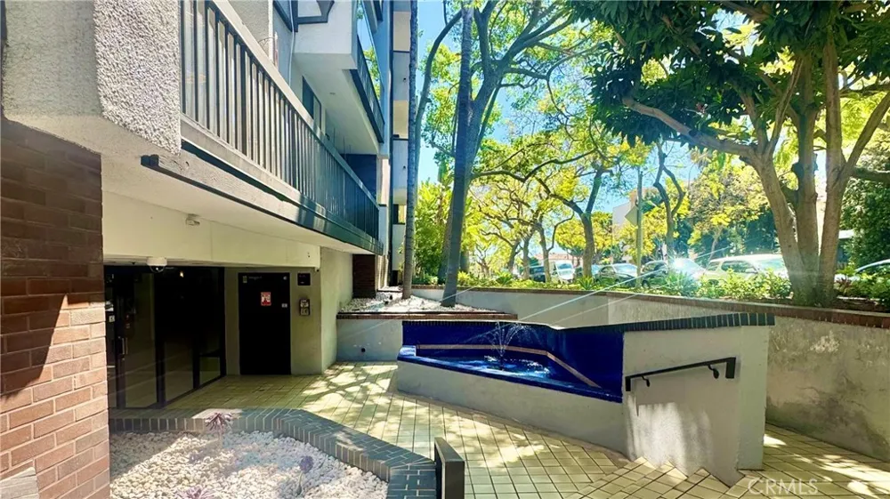 324 Palm Drive #407 Beverly Hills, CA 90210