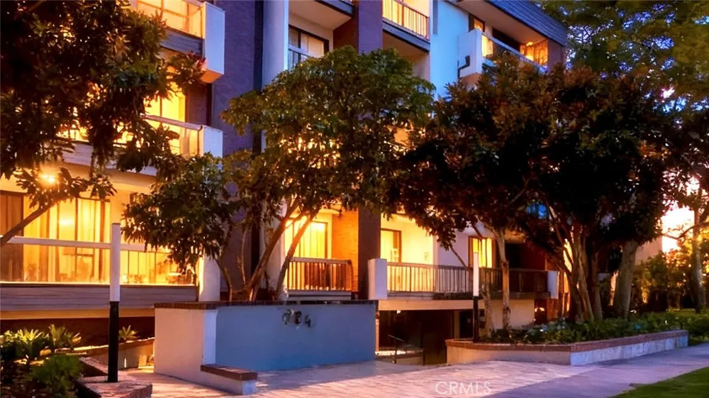 324 Palm Drive #407 Beverly Hills, CA 90210