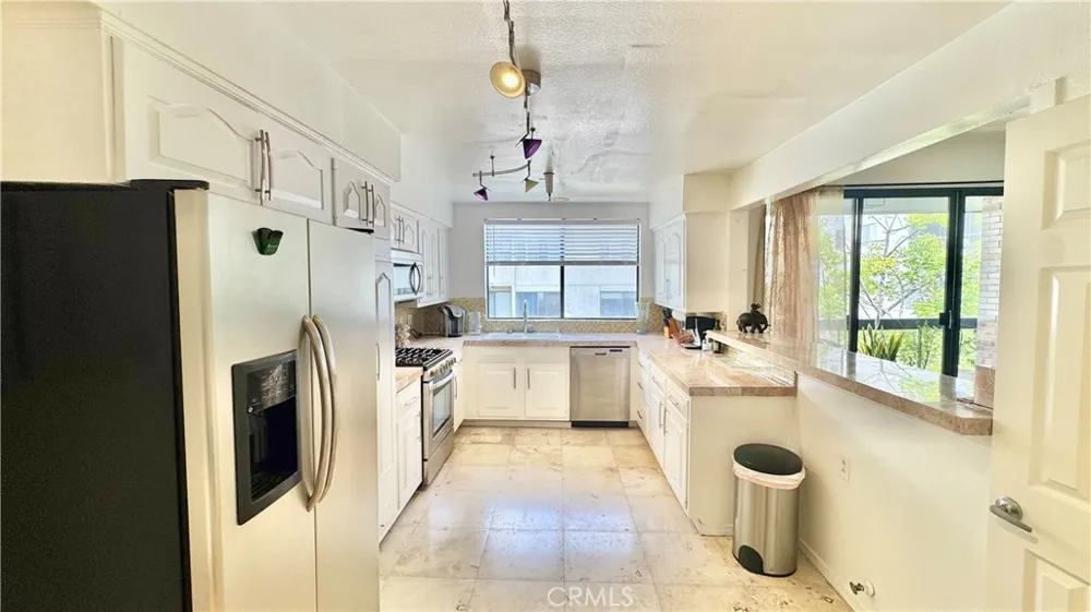 324 Palm Drive #407 Beverly Hills, CA 90210
