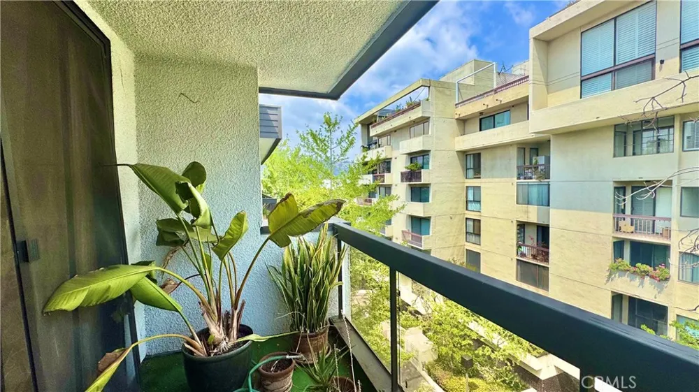 324 Palm Drive #407 Beverly Hills, CA 90210