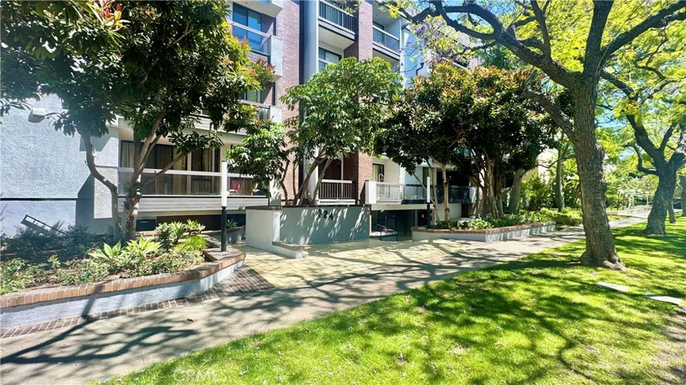 324 Palm Drive #407 Beverly Hills, CA 90210