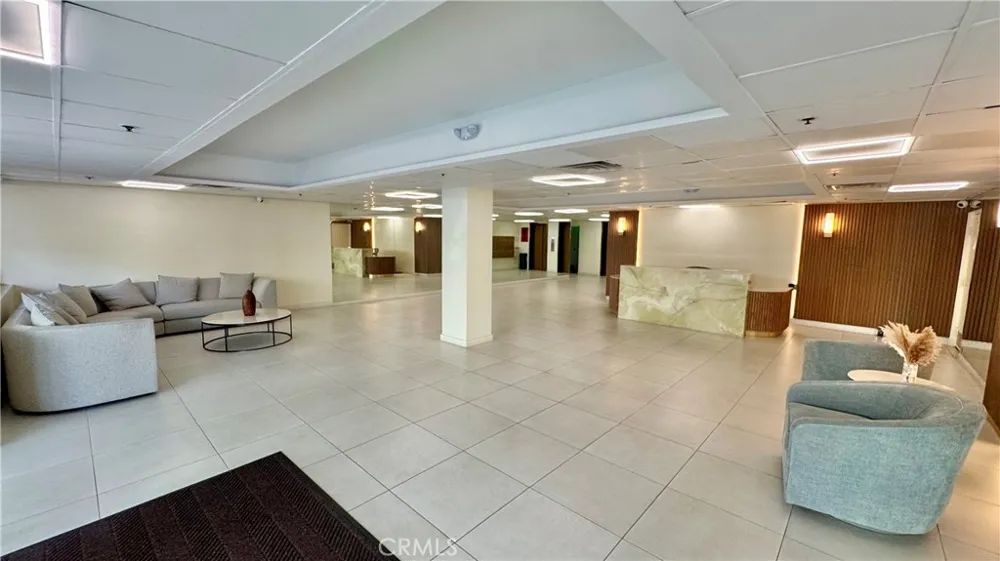 324 Palm Drive #407 Beverly Hills, CA 90210