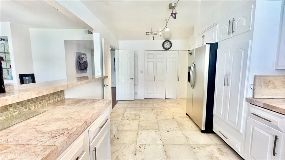 324 Palm Drive #407 Beverly Hills, CA 90210
